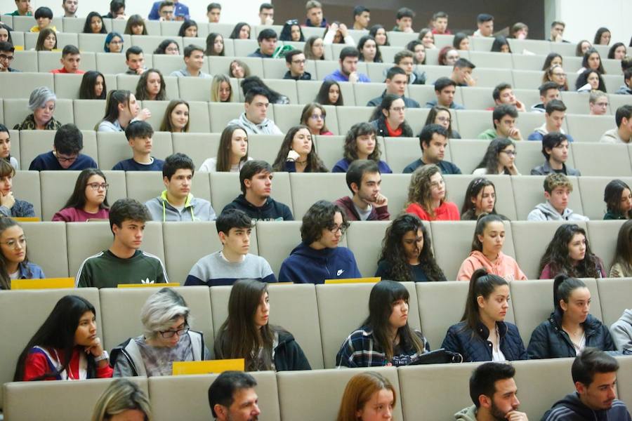 La Universidad granadina oferta más de ochenta grados diferentes (incluidos los dobles títulos)