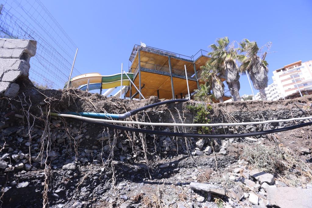 La ya maltrecha escollera de Velilla ha quedado muy dañada y tanto esa zona como Cotobro, Marina del Este y Peña Parda han perdido gran cantidad de arena 