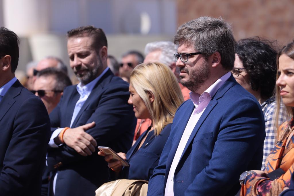 Alrededor de medio millar de personas se han concentrado en Motril para pedir que se hagan ya la canalizaciones de la presa