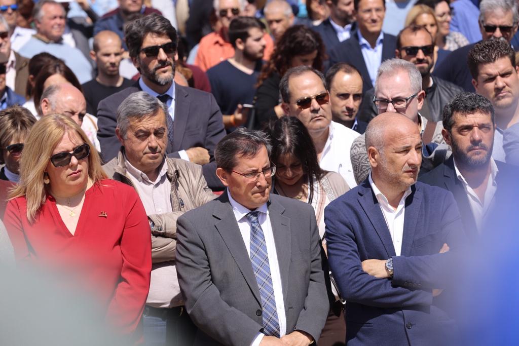 Alrededor de medio millar de personas se han concentrado en Motril para pedir que se hagan ya la canalizaciones de la presa