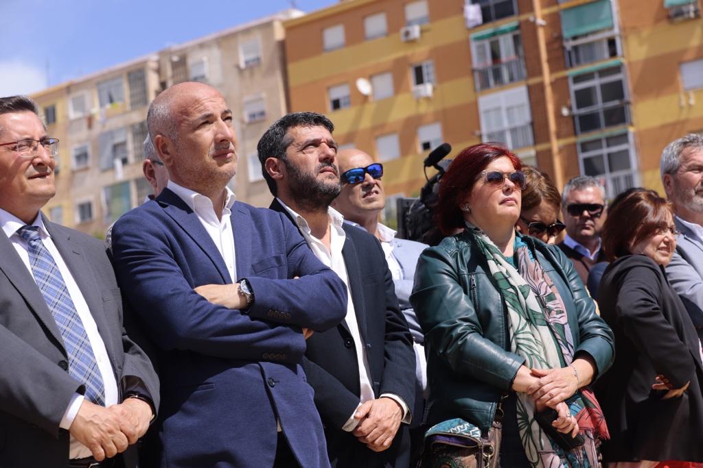 Alrededor de medio millar de personas se han concentrado en Motril para pedir que se hagan ya la canalizaciones de la presa