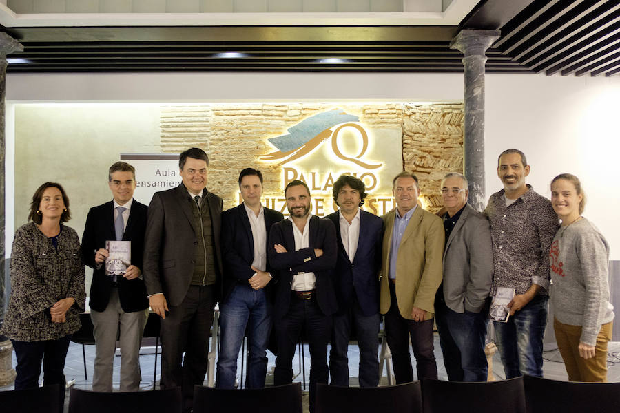 Quico Chirino presentó el jueves 28 de marzo su novela 'A la izquierda del padre' en Motril, acompañado del diputado nacional Carlos Rojas y del escritor y humanista Mario Garcés. Al acto acudieron representantes políticos, empresariales y de la sociedad granadina y motrileña. 