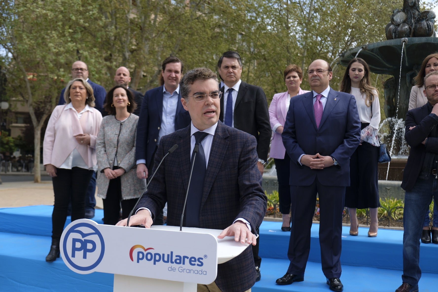 Sebastián Pérez, presidente provincial del PP de Granada ha presentado esta mañana las candidaturas al Congreso y Senado con las que el PP granadino «sale a ganar con los mejores» las próximas elecciones generales
