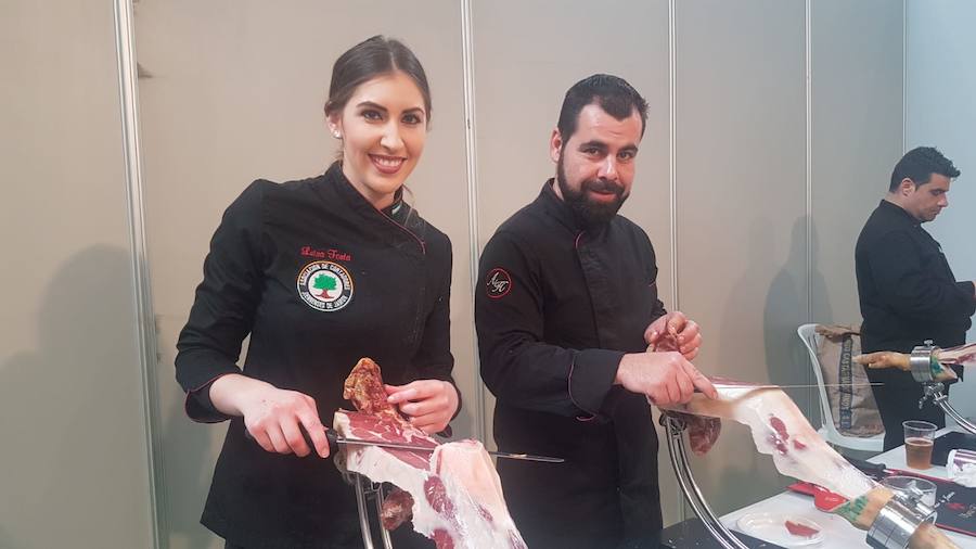 Gran ambiente en el I Salón de Gastronomía Degusta Jaén, con lleno en el pabellón del Ifeja