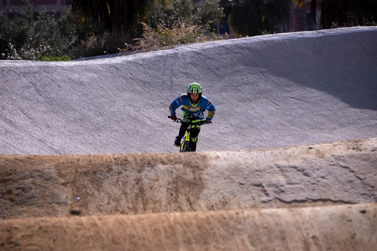 Es la actual campeona de Andalucía y segunda en España de BMX sin haber cumplido los diez años y cuenta con la posibilidad de remontar hasta conseguir ser la mejor de su categoría