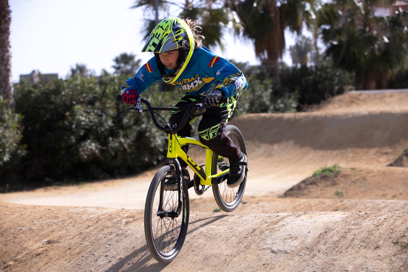 Es la actual campeona de Andalucía y segunda en España de BMX sin haber cumplido los diez años y cuenta con la posibilidad de remontar hasta conseguir ser la mejor de su categoría