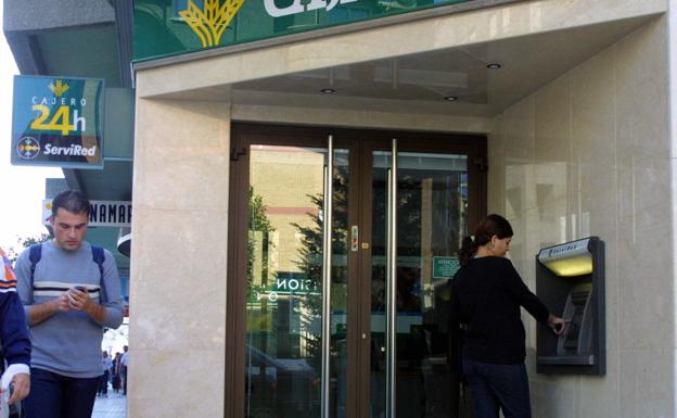 Bácor tiene por primera vez servicio bancario gracias a plan contra exclusión
