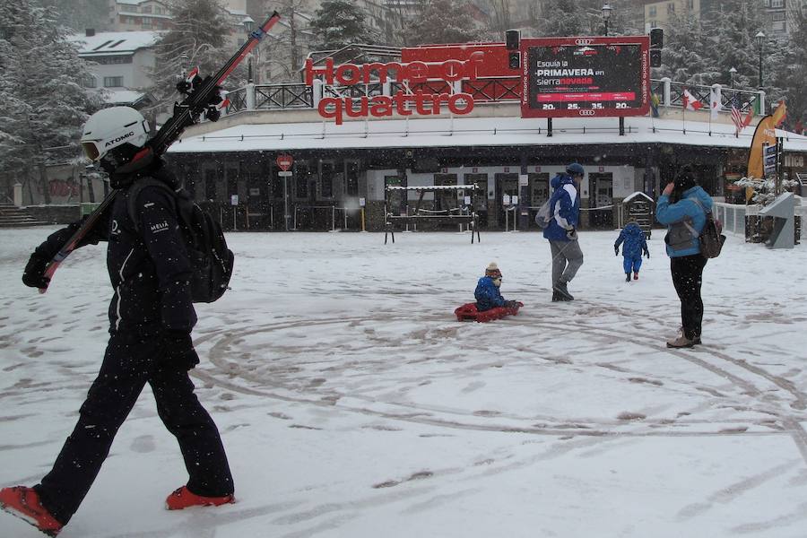 Las bajas temperaturas han vuelto con el mes de abril y en Sierra Nevada ha vuelto a caer nieve 