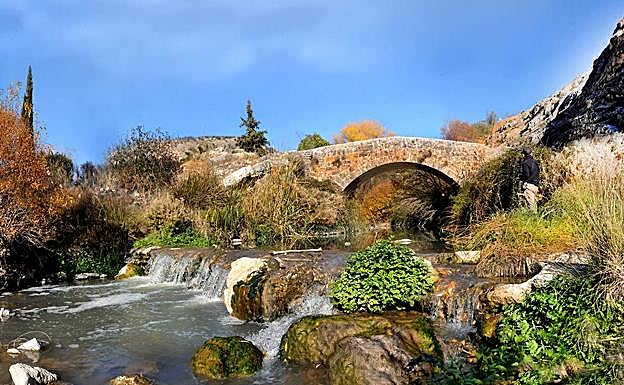 Imagen principal - Puente de Colomera | Torre de Melicena | La torre nazarí de Romilla 