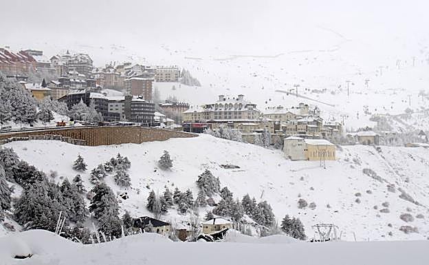 Sierra Nevada registra 50 centímetros de nieve nueva en 48 horas