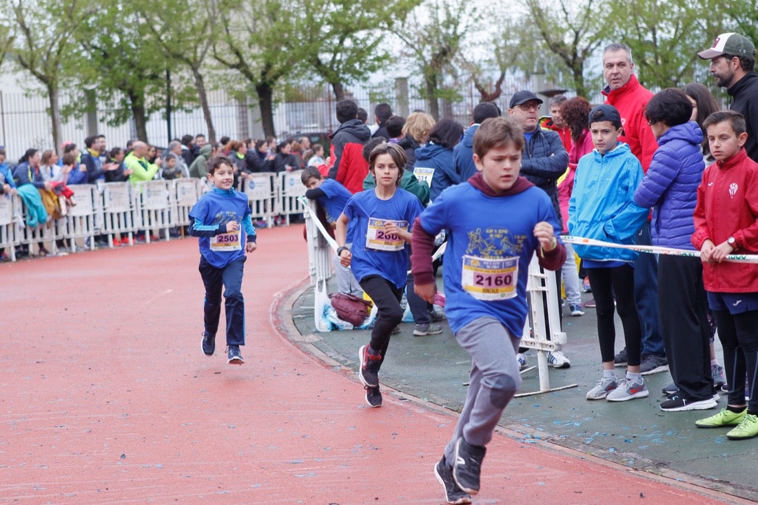 Más de dos mil setecientos participantes desafían al cielo en la cuarta edición de la Carrera Azul