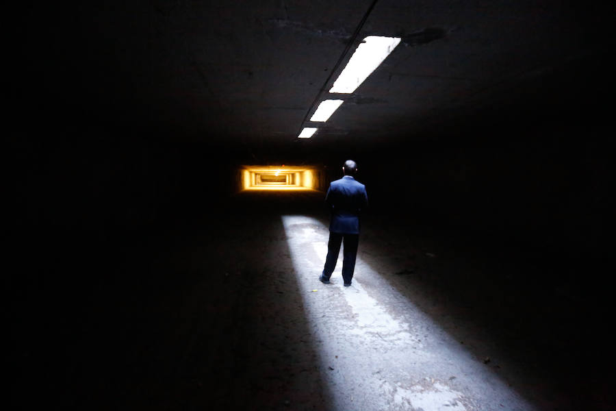 En esta galería de imágenes puedes descubrir cómo es el túnel del metro que hay en Camino de Ronda y que pocos conocen