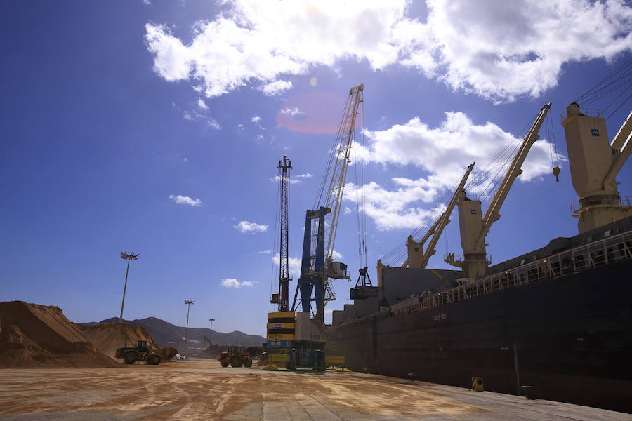 En julio se cargaron 35.000 toneladas de granel líquido en un mismo buque y parecía una cifra inalcanzable