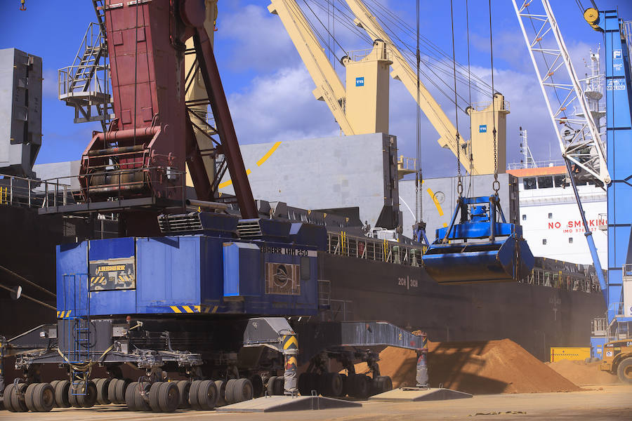 En julio se cargaron 35.000 toneladas de granel líquido en un mismo buque y parecía una cifra inalcanzable