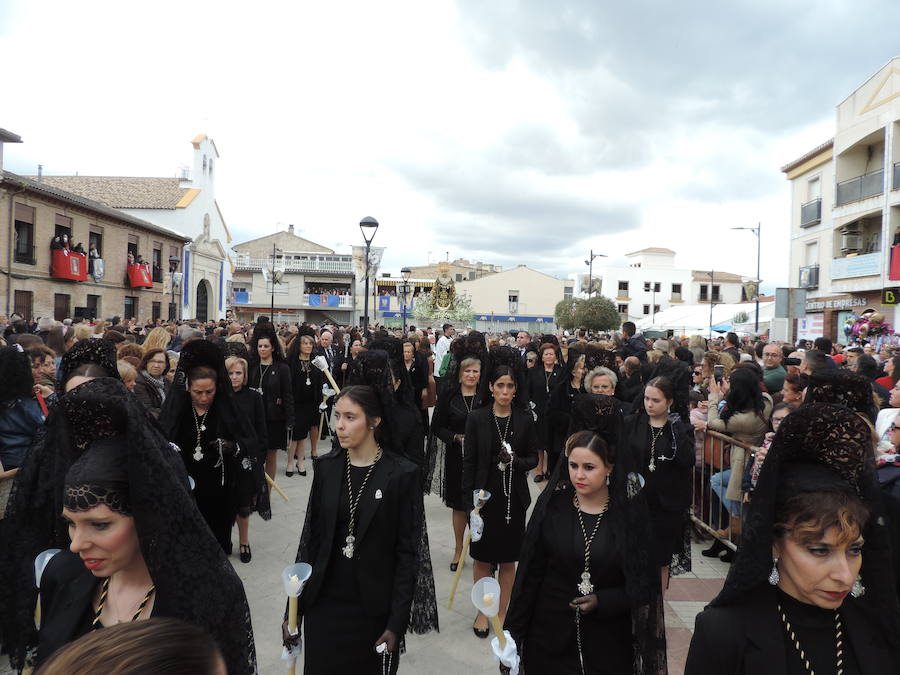 En la procesión figuraban representaciones de más de una decena de hermandades de la provincia y, durante todo el recorrido no dejaron de producirse momentos de emoción entre los devotos