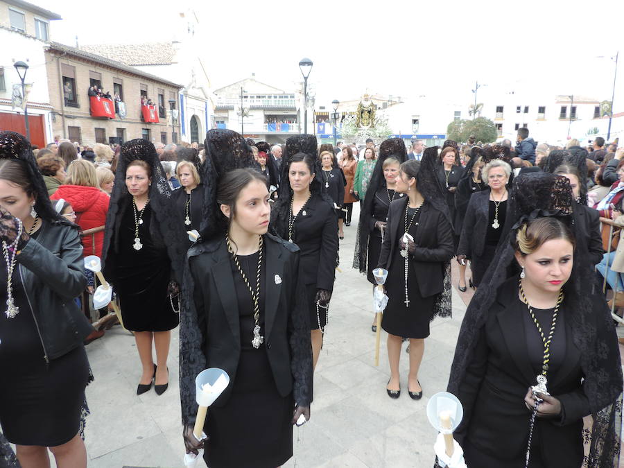 En la procesión figuraban representaciones de más de una decena de hermandades de la provincia y, durante todo el recorrido no dejaron de producirse momentos de emoción entre los devotos