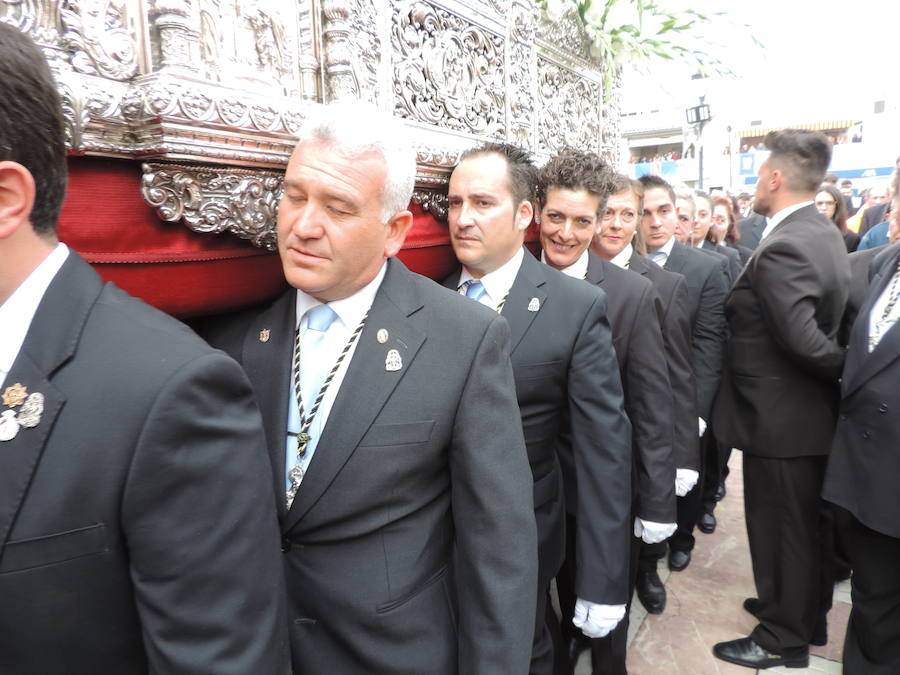 En la procesión figuraban representaciones de más de una decena de hermandades de la provincia y, durante todo el recorrido no dejaron de producirse momentos de emoción entre los devotos