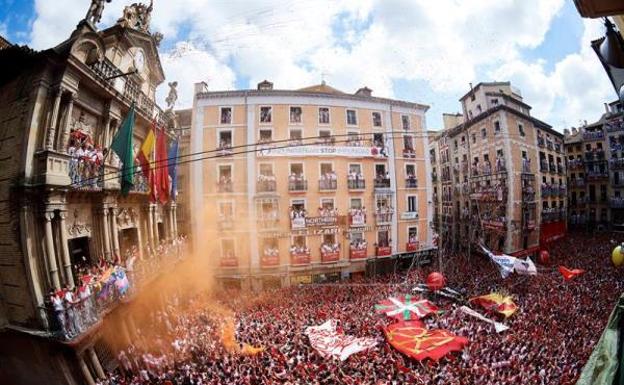 No te pierdas San Fermín: Vueling lanza conexiones especiales a Pamplona