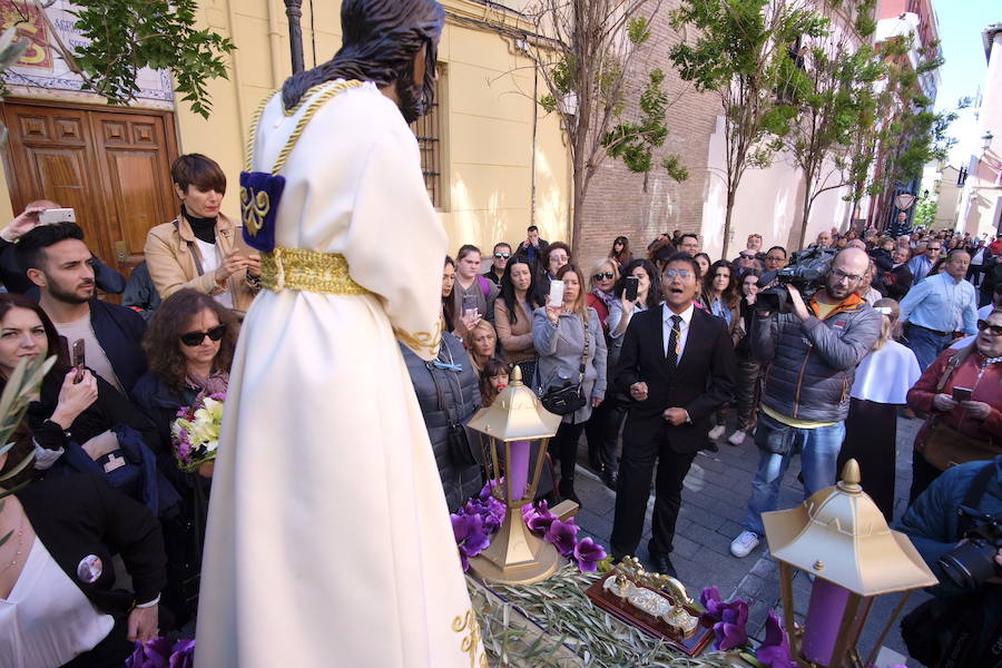 500 niños del colegio Nuestra Señora de las Mercedes han participado en una procesión que ha recorrido el corazón de Granada