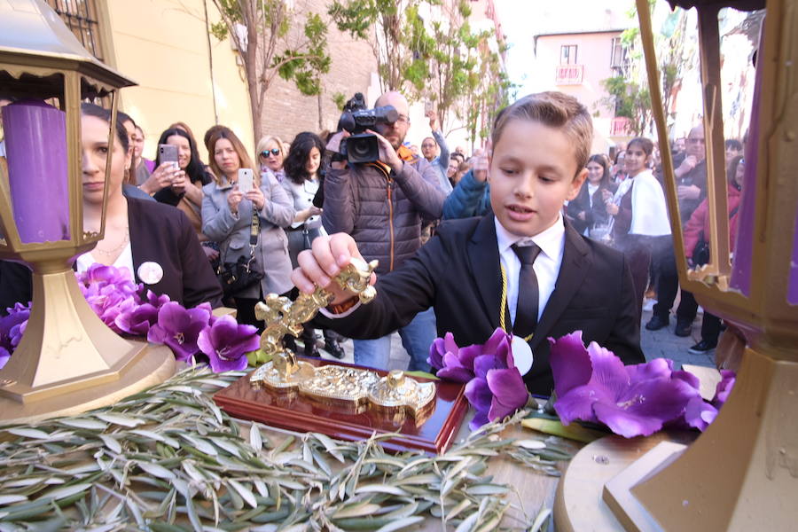 500 niños del colegio Nuestra Señora de las Mercedes han participado en una procesión que ha recorrido el corazón de Granada