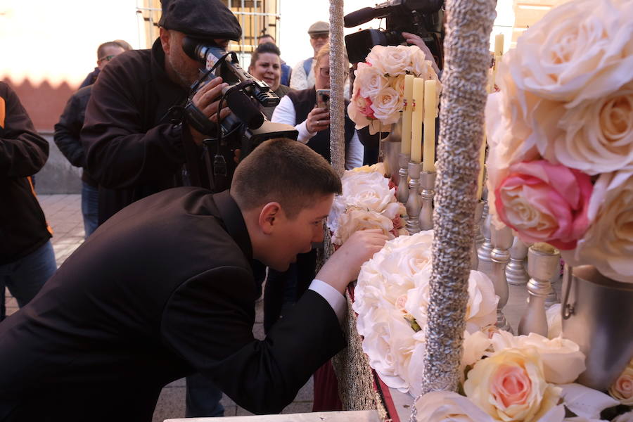 500 niños del colegio Nuestra Señora de las Mercedes han participado en una procesión que ha recorrido el corazón de Granada