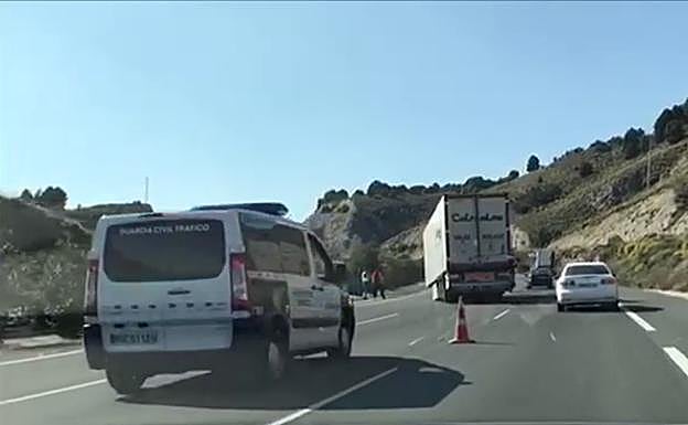 El remolque de un camión se desengancha cuando circulaba por la A-44 a la altura del Valle de Lecrín