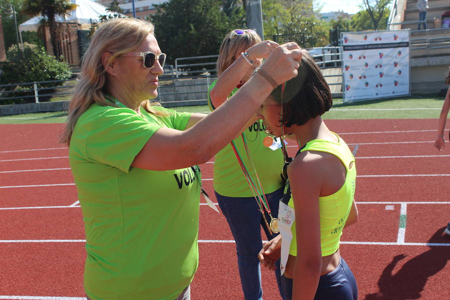 El Núñez Blanca recupera la competición para su renovada pista con la ilusión de los más pequeños y el oficio de sus figuras de élite