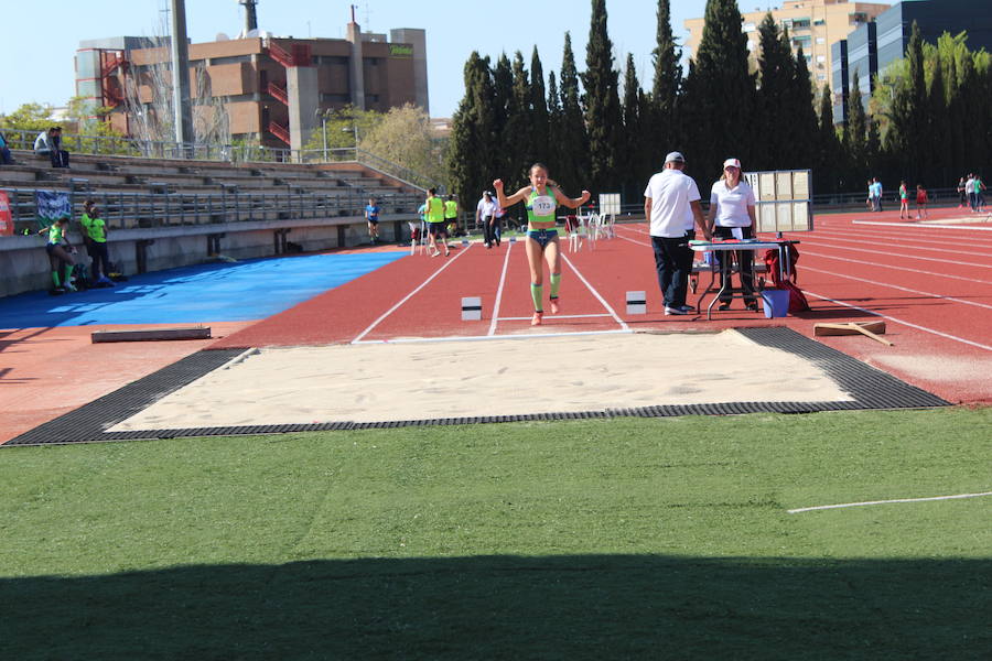 El Núñez Blanca recupera la competición para su renovada pista con la ilusión de los más pequeños y el oficio de sus figuras de élite