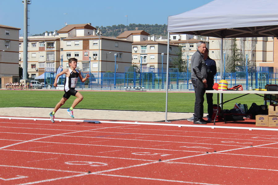 El Núñez Blanca recupera la competición para su renovada pista con la ilusión de los más pequeños y el oficio de sus figuras de élite