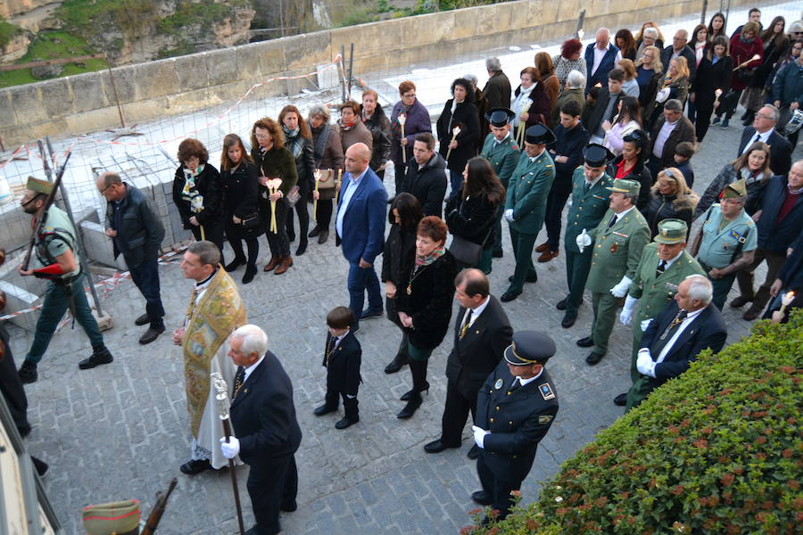 El Viernes de Dolores, la imagen de la Patrona de Alhama realizó su recorrido habitual hasta el Barrio de la Joya acompañada por centenares de alhameños y devotos de esta Virgen procedentes de otros puntos de Granada.