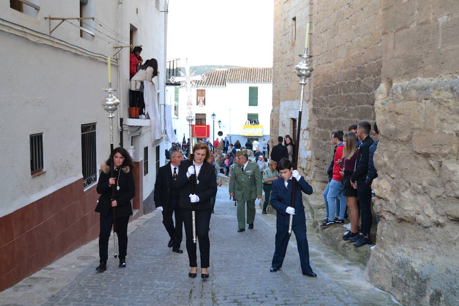 El Viernes de Dolores, la imagen de la Patrona de Alhama realizó su recorrido habitual hasta el Barrio de la Joya acompañada por centenares de alhameños y devotos de esta Virgen procedentes de otros puntos de Granada.