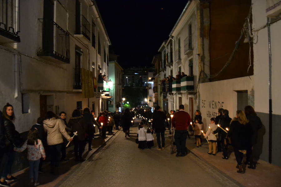 El Viernes de Dolores, la imagen de la Patrona de Alhama realizó su recorrido habitual hasta el Barrio de la Joya acompañada por centenares de alhameños y devotos de esta Virgen procedentes de otros puntos de Granada.