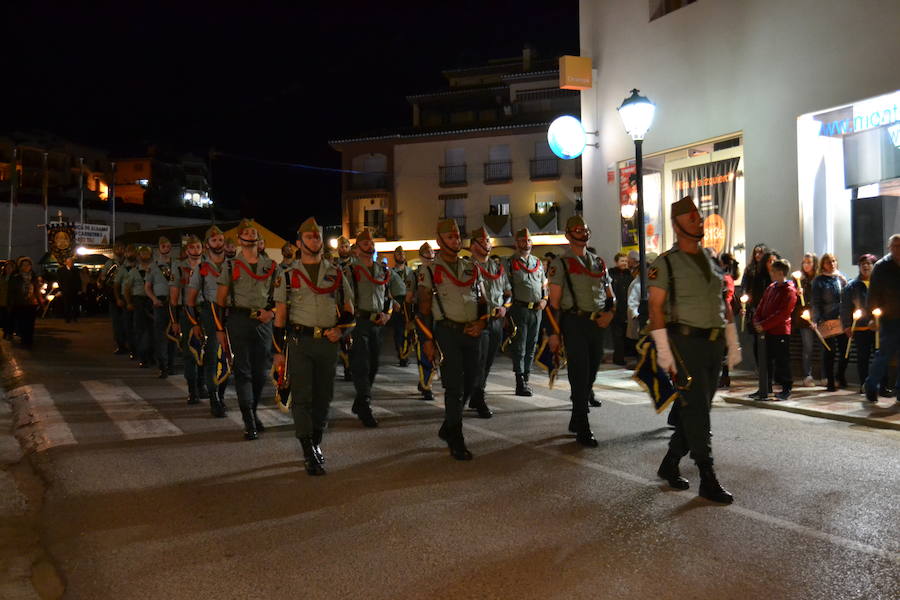 El Viernes de Dolores, la imagen de la Patrona de Alhama realizó su recorrido habitual hasta el Barrio de la Joya acompañada por centenares de alhameños y devotos de esta Virgen procedentes de otros puntos de Granada.