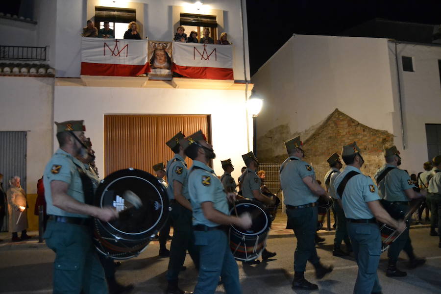 El Viernes de Dolores, la imagen de la Patrona de Alhama realizó su recorrido habitual hasta el Barrio de la Joya acompañada por centenares de alhameños y devotos de esta Virgen procedentes de otros puntos de Granada.