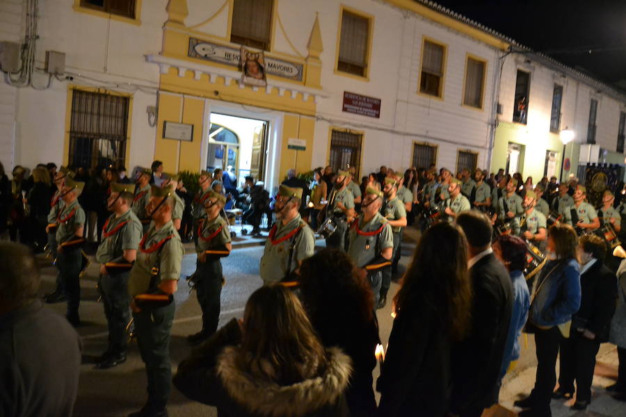 El Viernes de Dolores, la imagen de la Patrona de Alhama realizó su recorrido habitual hasta el Barrio de la Joya acompañada por centenares de alhameños y devotos de esta Virgen procedentes de otros puntos de Granada.