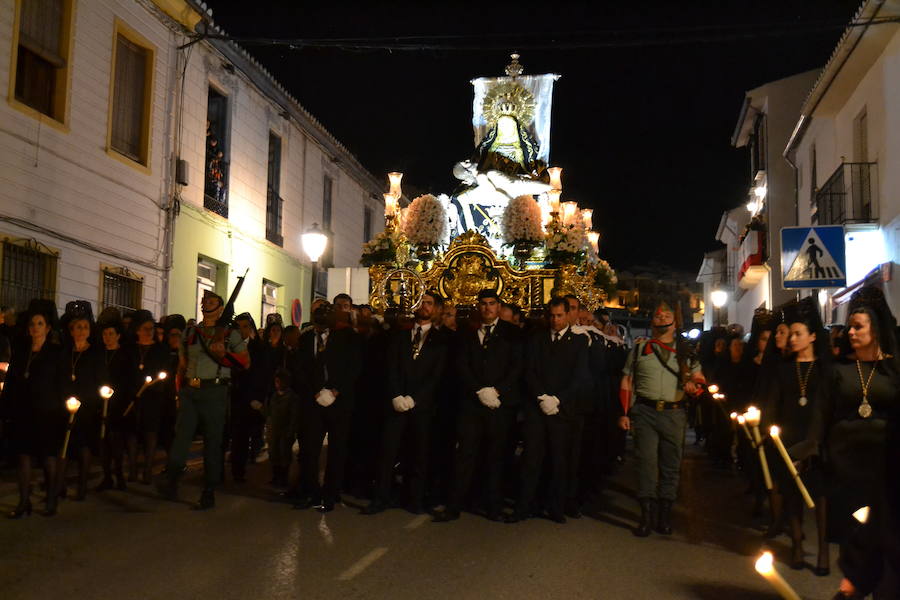 El Viernes de Dolores, la imagen de la Patrona de Alhama realizó su recorrido habitual hasta el Barrio de la Joya acompañada por centenares de alhameños y devotos de esta Virgen procedentes de otros puntos de Granada.