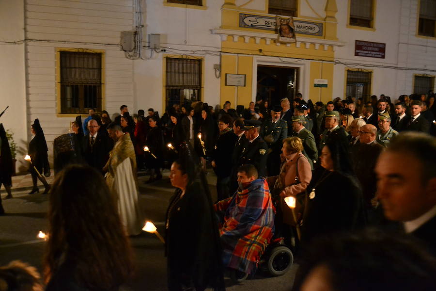 El Viernes de Dolores, la imagen de la Patrona de Alhama realizó su recorrido habitual hasta el Barrio de la Joya acompañada por centenares de alhameños y devotos de esta Virgen procedentes de otros puntos de Granada.