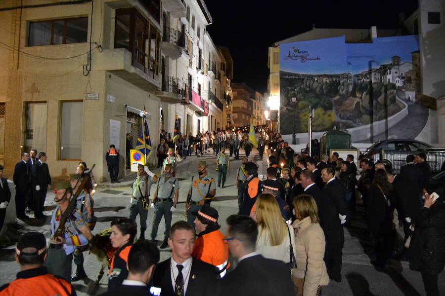 El Viernes de Dolores, la imagen de la Patrona de Alhama realizó su recorrido habitual hasta el Barrio de la Joya acompañada por centenares de alhameños y devotos de esta Virgen procedentes de otros puntos de Granada.