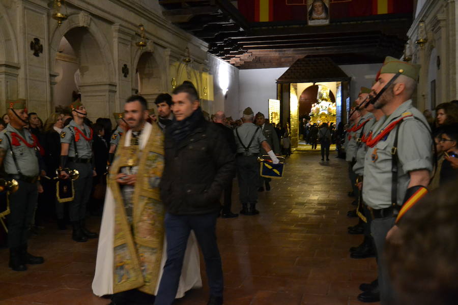 El Viernes de Dolores, la imagen de la Patrona de Alhama realizó su recorrido habitual hasta el Barrio de la Joya acompañada por centenares de alhameños y devotos de esta Virgen procedentes de otros puntos de Granada.