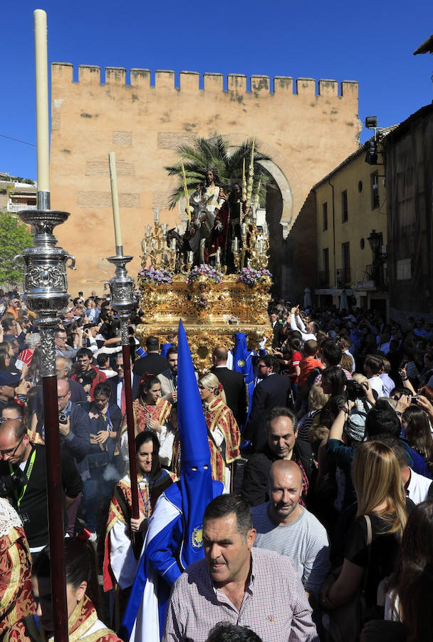 La Borriquilla, a su paso por la Puerta de Elvira