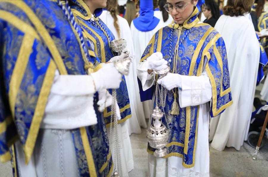 La Borriquilla sale de San Andrés y ya pasea por Granada 