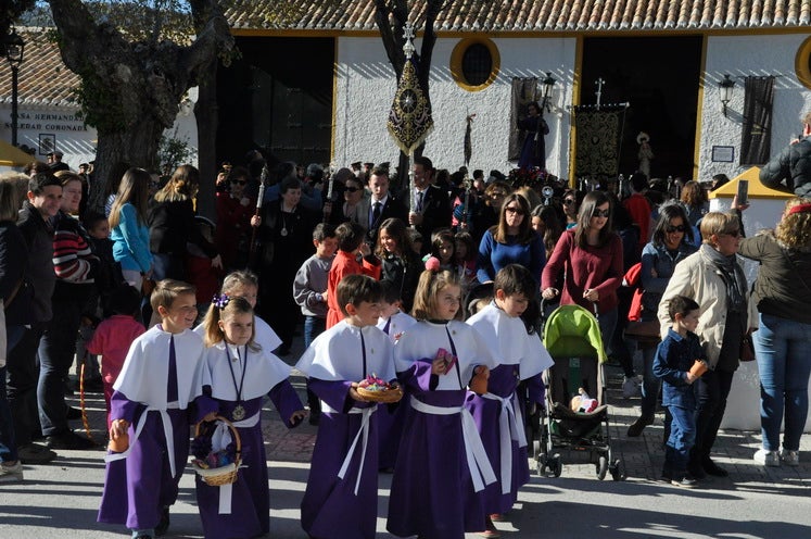 Fotos: Huéscar celebra la procesión infantil de su Semana Santa