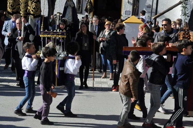 Fotos: Huéscar celebra la procesión infantil de su Semana Santa