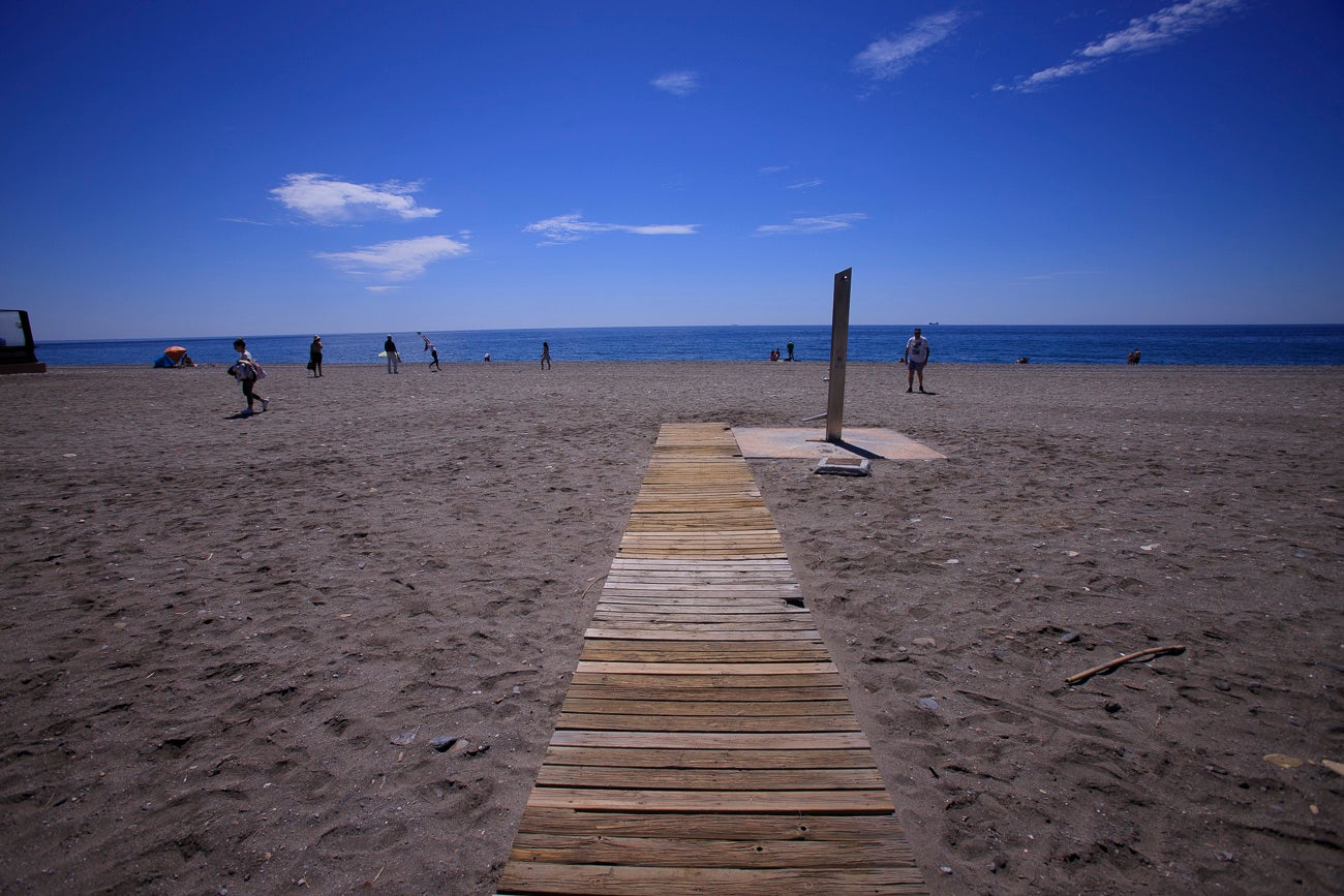 Visitamos Motril, Almuñécar, La Herradura y Castell para ver si nuestras playas están 'a punto' para una oleada de visitas