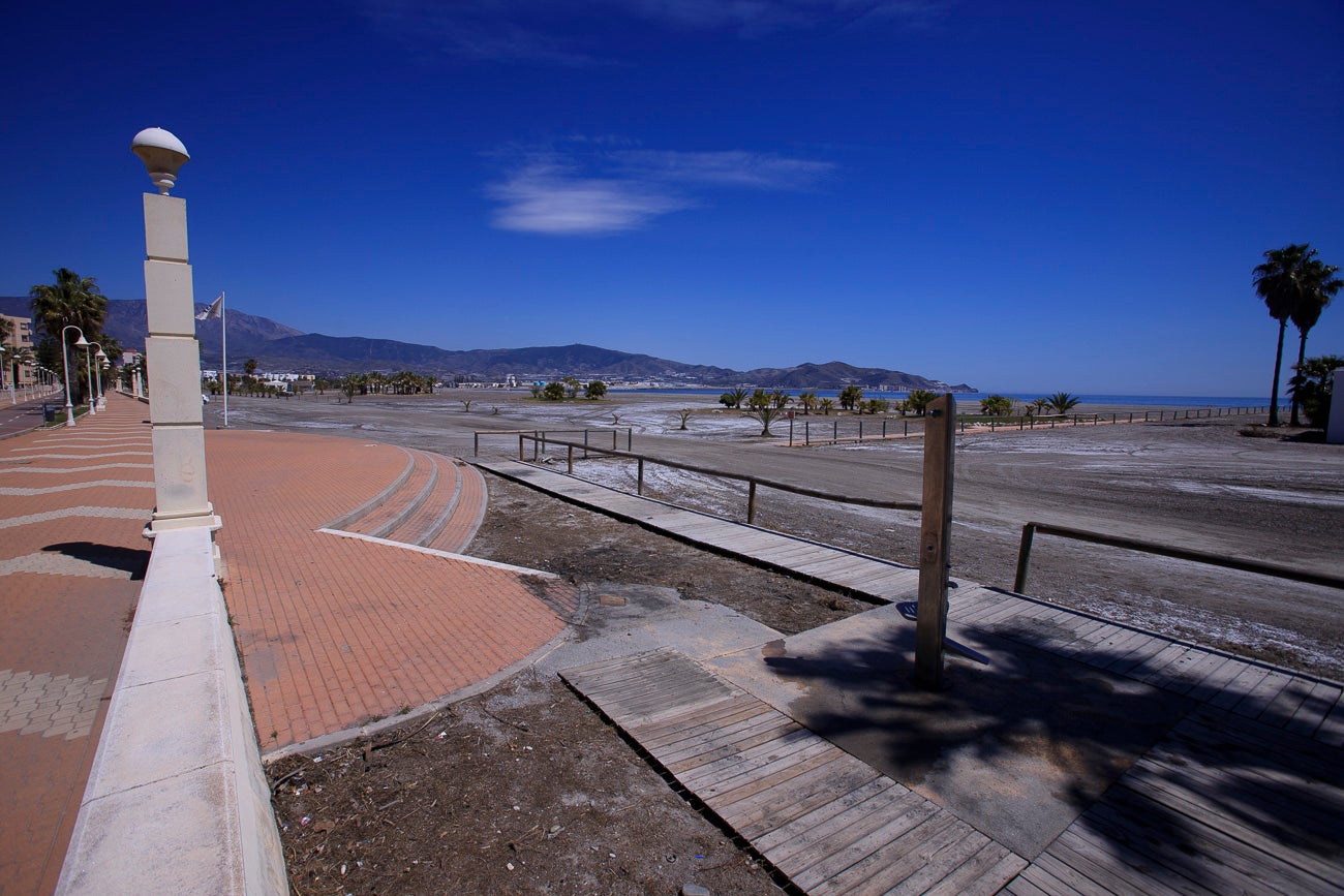Visitamos Motril, Almuñécar, La Herradura y Castell para ver si nuestras playas están 'a punto' para una oleada de visitas