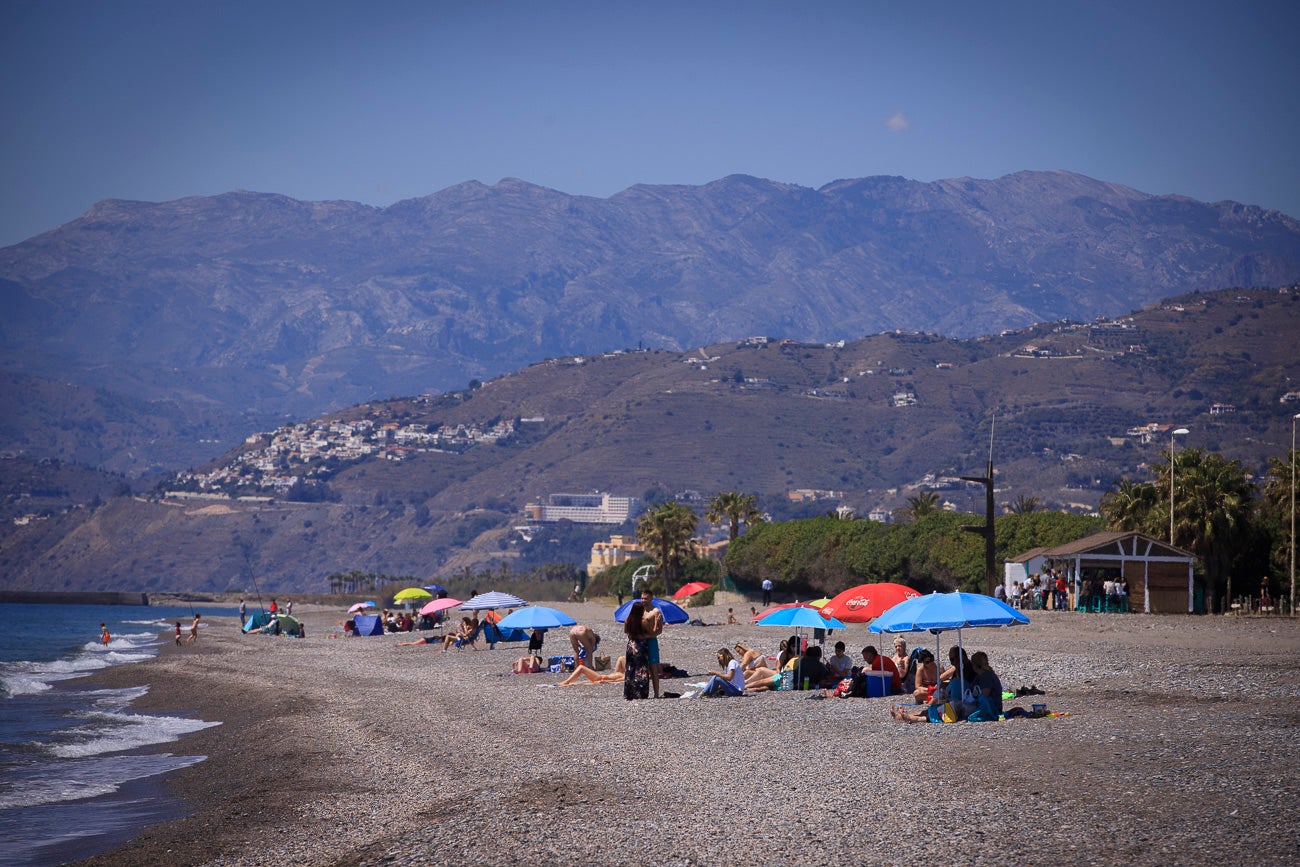 Visitamos Motril, Almuñécar, La Herradura y Castell para ver si nuestras playas están 'a punto' para una oleada de visitas