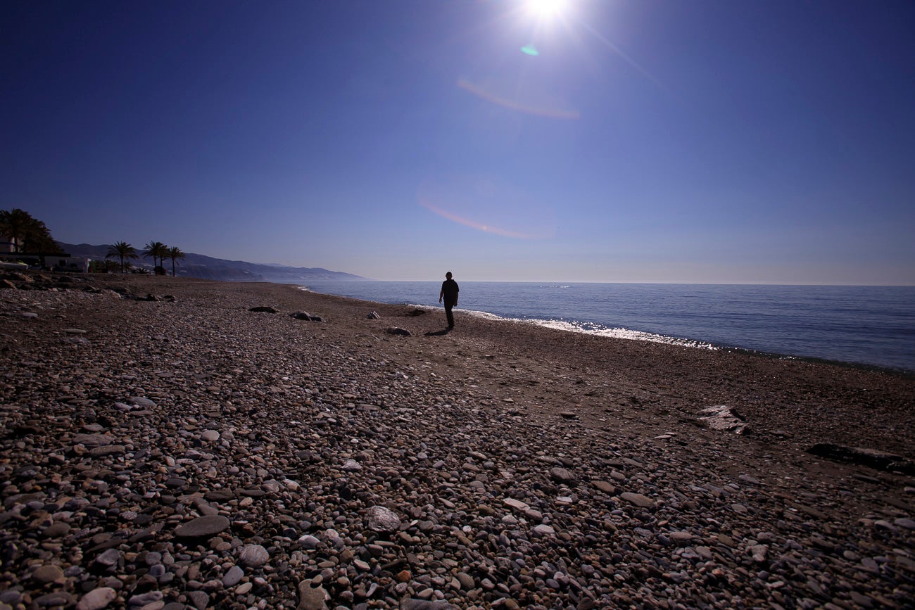 Visitamos Motril, Almuñécar, La Herradura y Castell para ver si nuestras playas están 'a punto' para una oleada de visitas