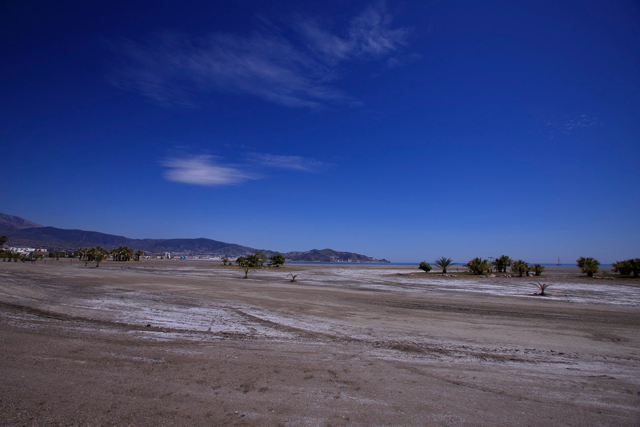 Visitamos Motril, Almuñécar, La Herradura y Castell para ver si nuestras playas están 'a punto' para una oleada de visitas