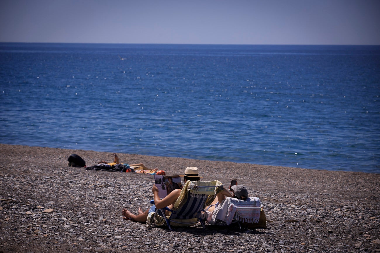 Visitamos Motril, Almuñécar, La Herradura y Castell para ver si nuestras playas están 'a punto' para una oleada de visitas