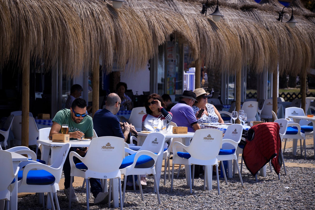 Visitamos Motril, Almuñécar, La Herradura y Castell para ver si nuestras playas están 'a punto' para una oleada de visitas